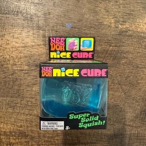 Nice Cube Super Solid Squish - Blue